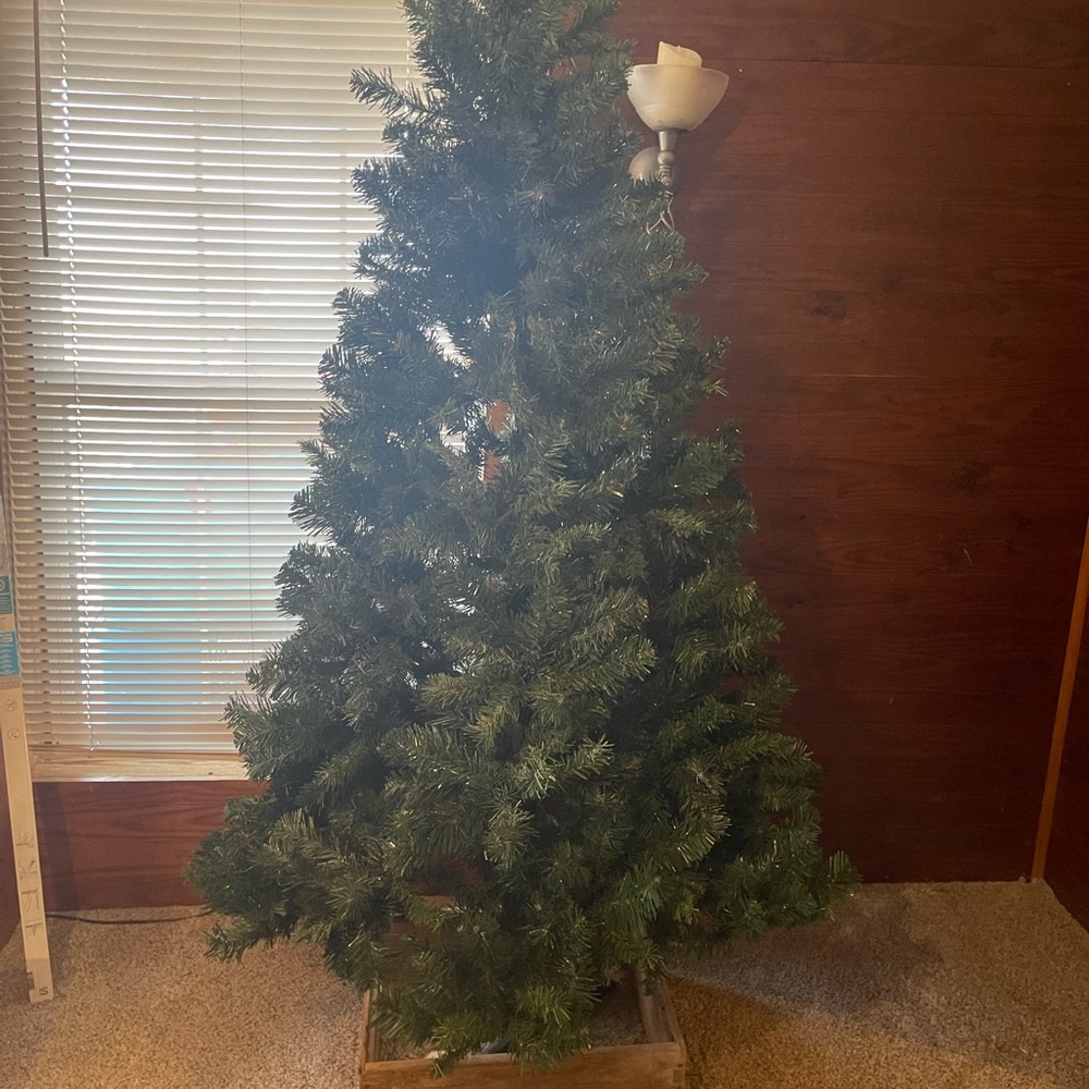 6 foot Artificial Christmas Tree Green